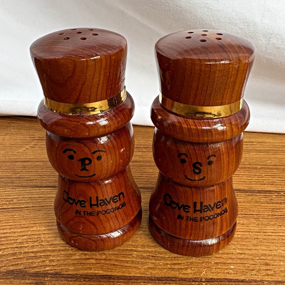 Cove Haven Vintage/Retro Wood Salt & Pepper Shakers Set Brown/Gold 4"